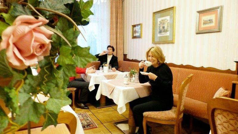 Hotel Zur Wiener Staatsoper Bagian luar foto